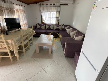 Si affitta appartamento 2+1 a Lapraka, a 5 minuti dall'ospedale militare.