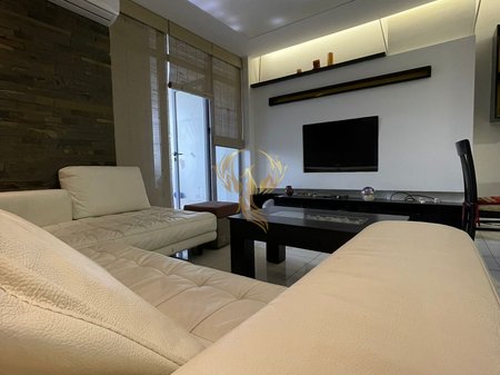 Affittasi appartamento arredato 3+1 a Lapraka vicino alla banca Intesa San Paolo.