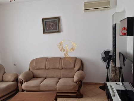 Jepet me qera Hyrje 3+1+2+Kuzhine me vete te Rruga e Elbasanit