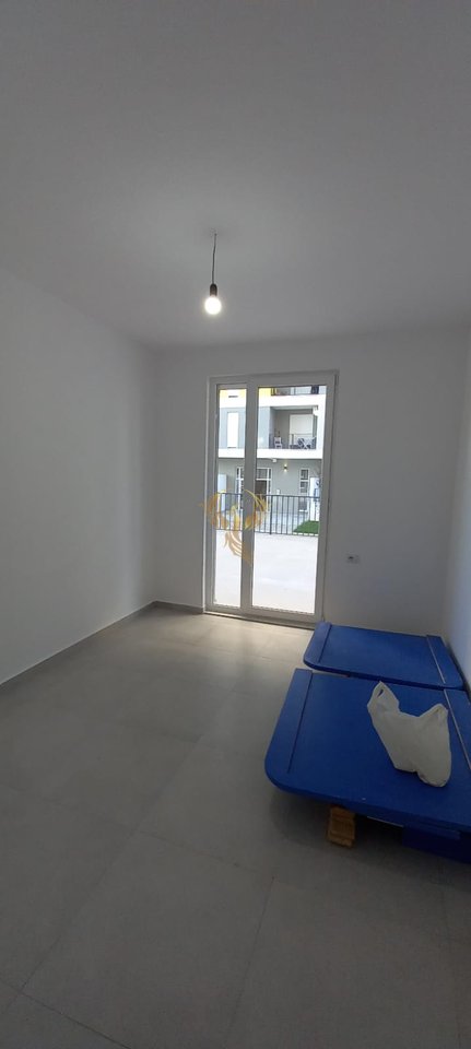 Affittasi appartamento/locale commerciale 2+2+veranda a Univers City