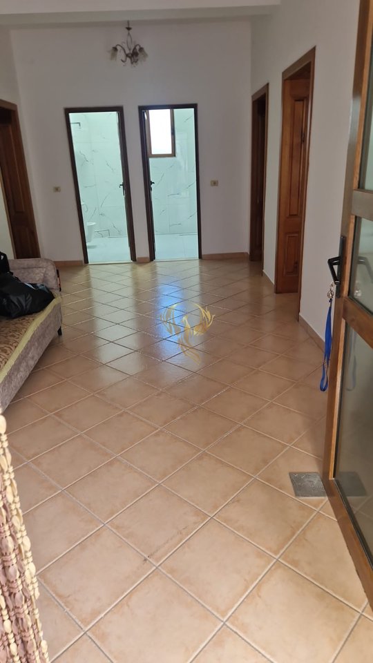 Jepet me qera Hyrje 3+1+2+Kuzhine me vete te Rruga e Elbasanit