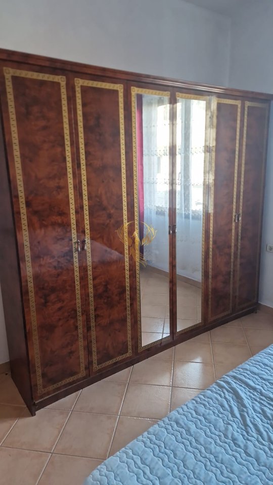 Jepet me qera Hyrje 3+1+2+Kuzhine me vete te Rruga e Elbasanit