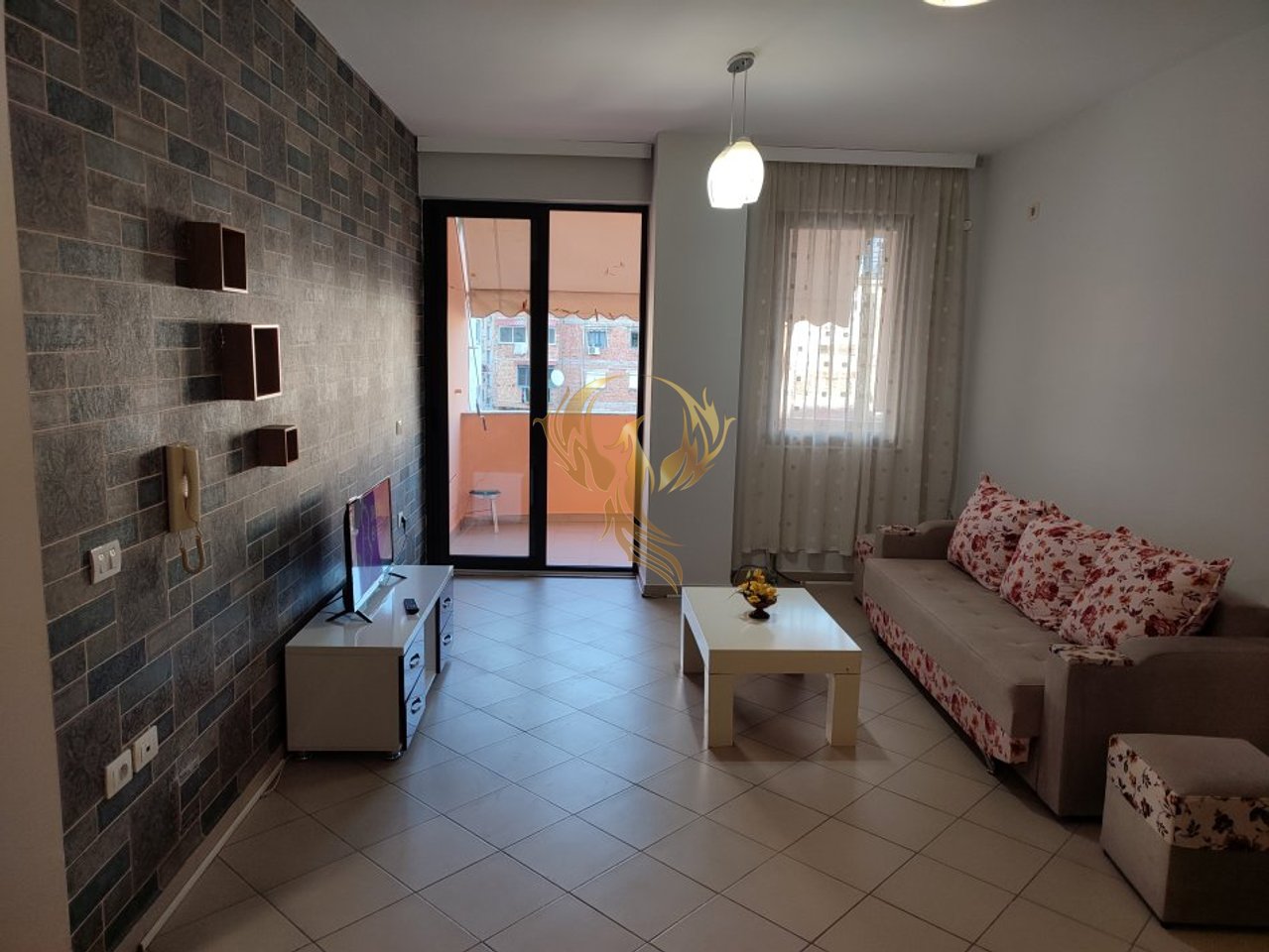 Affittasi appartamento 1+1 con balcone vicino alla moschea di Tabakeve.