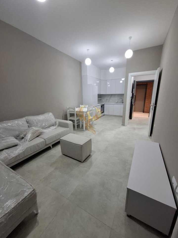 Appartamento 1+1 in affitto in via Bedri Karapici