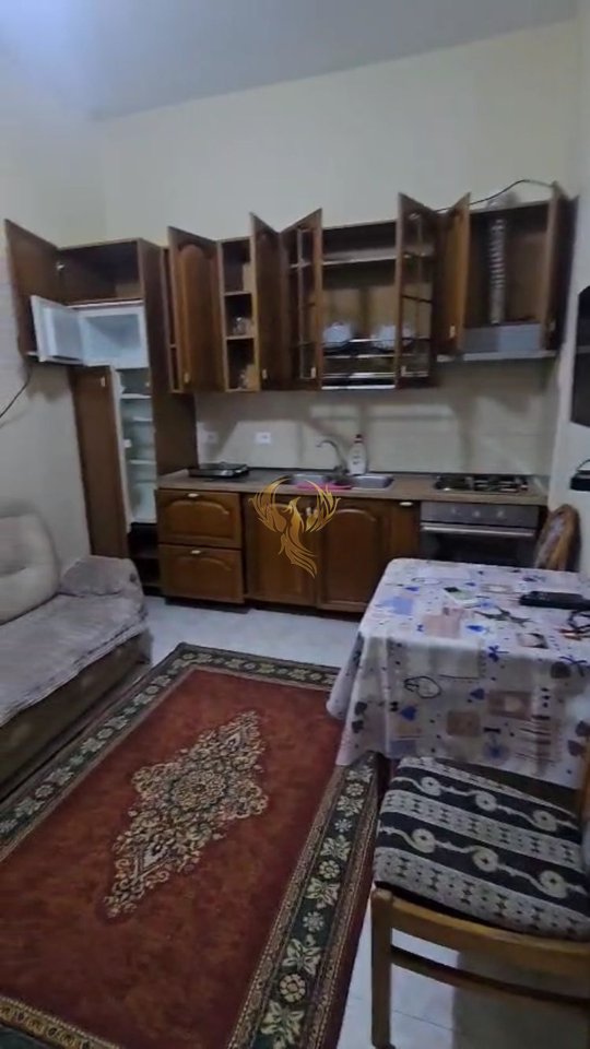 Si affitta ingresso 1+1 ad Ali Dem