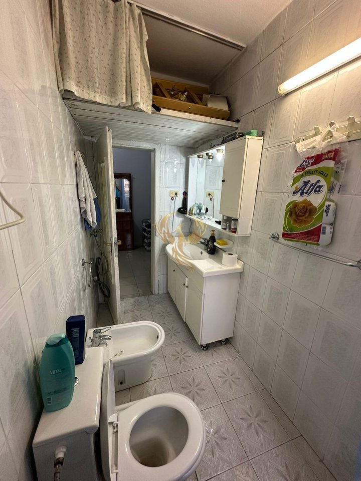 Jepet me qera apartament 2+1 ne Qender