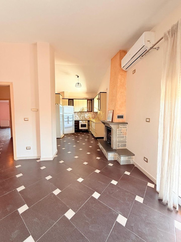 FOR RENT ENTRANCE 3+1+2+3 BLOCK OLD SAUK
