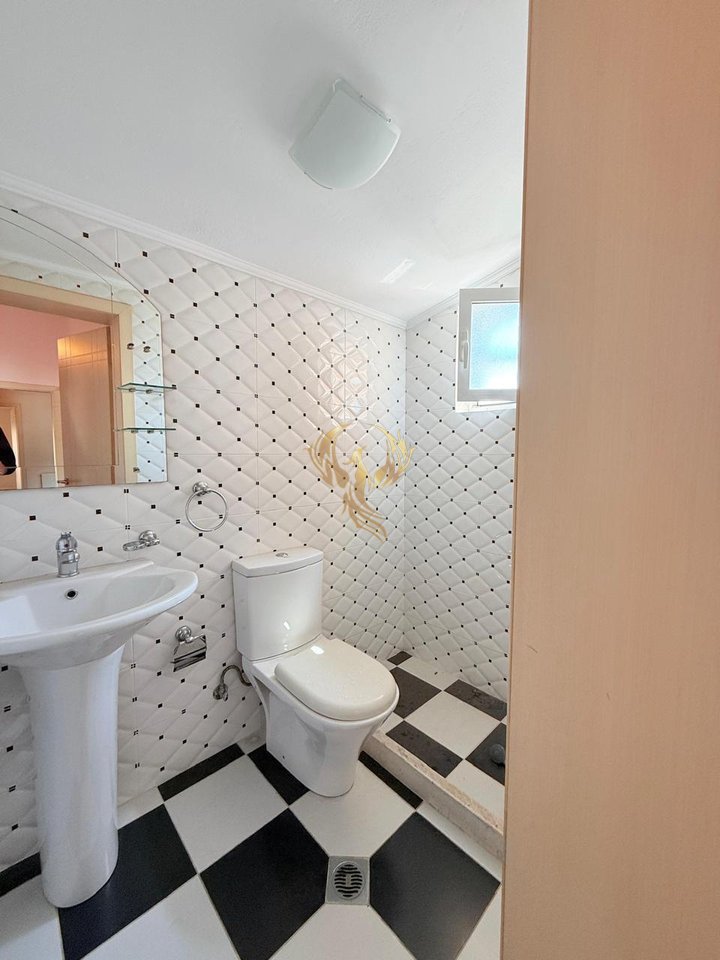 FOR RENT ENTRANCE 3+1+2+3 BLOCK OLD SAUK