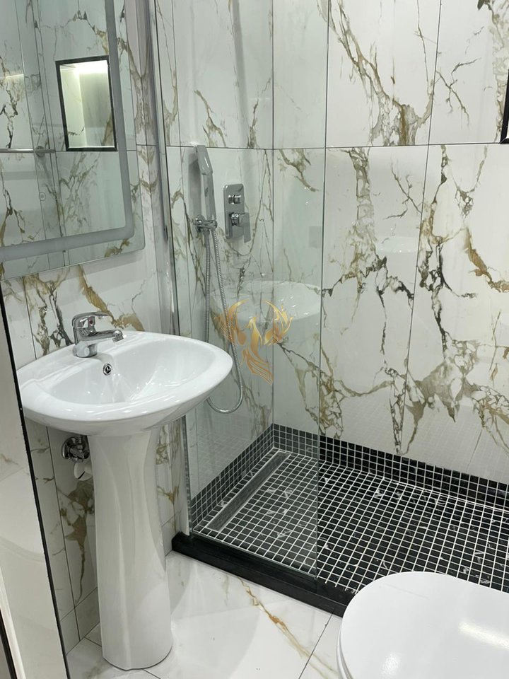 Jepet me qira ambjnt biznesi duplex Ruga Elbasanit