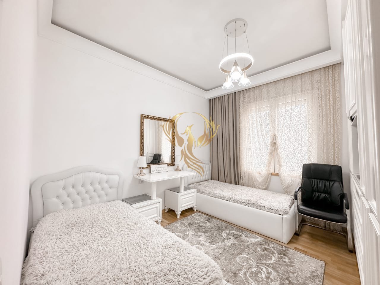 Shitet Apartament 3+1+2 me Garazh, prane Kopshtit Botanik – Totalisht i Investuar dhe Gati për Banim