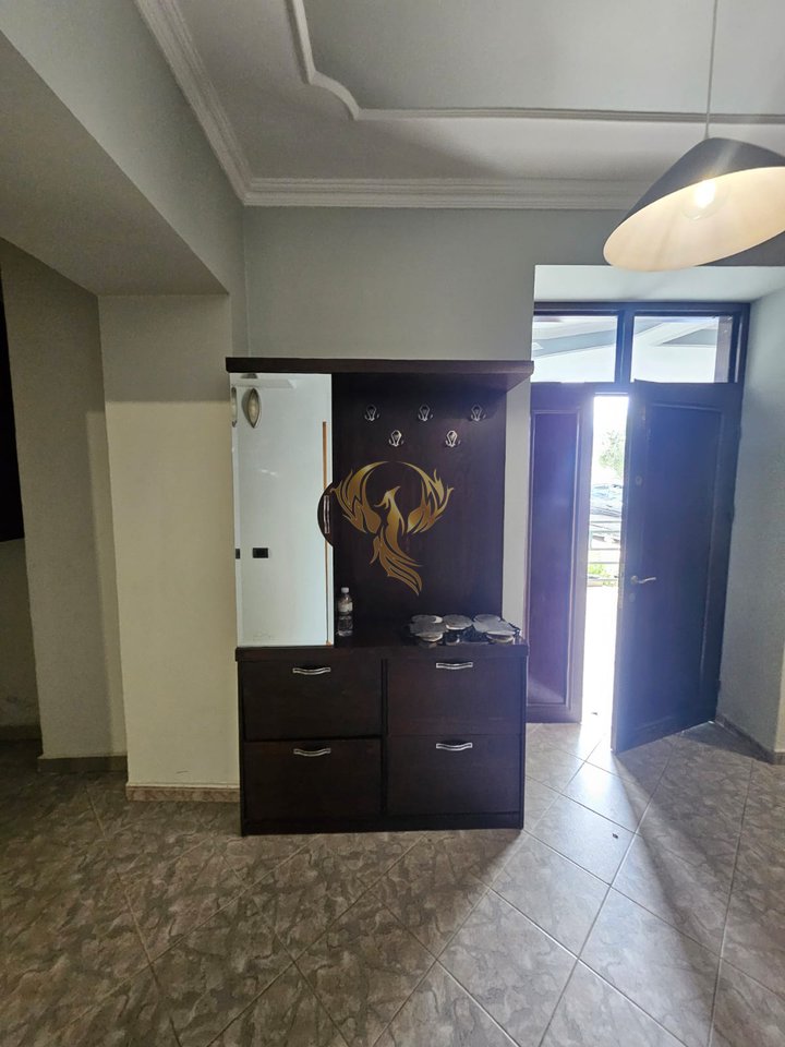 Jepet me qera apartament 3+1 në Vasil Shanto