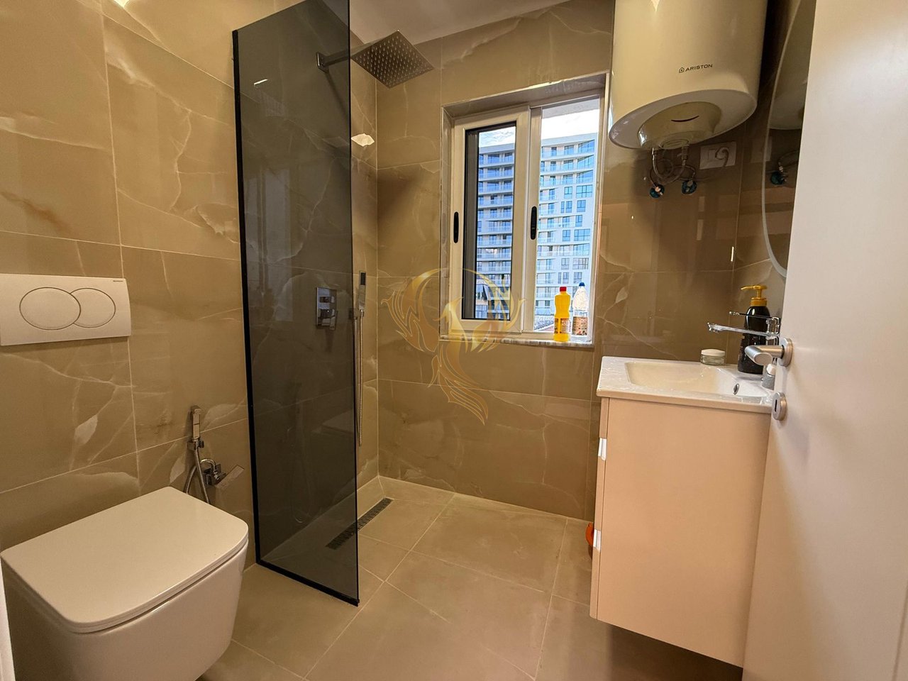 Jepet me qera apartament 1+1 te rruga Mine Peza