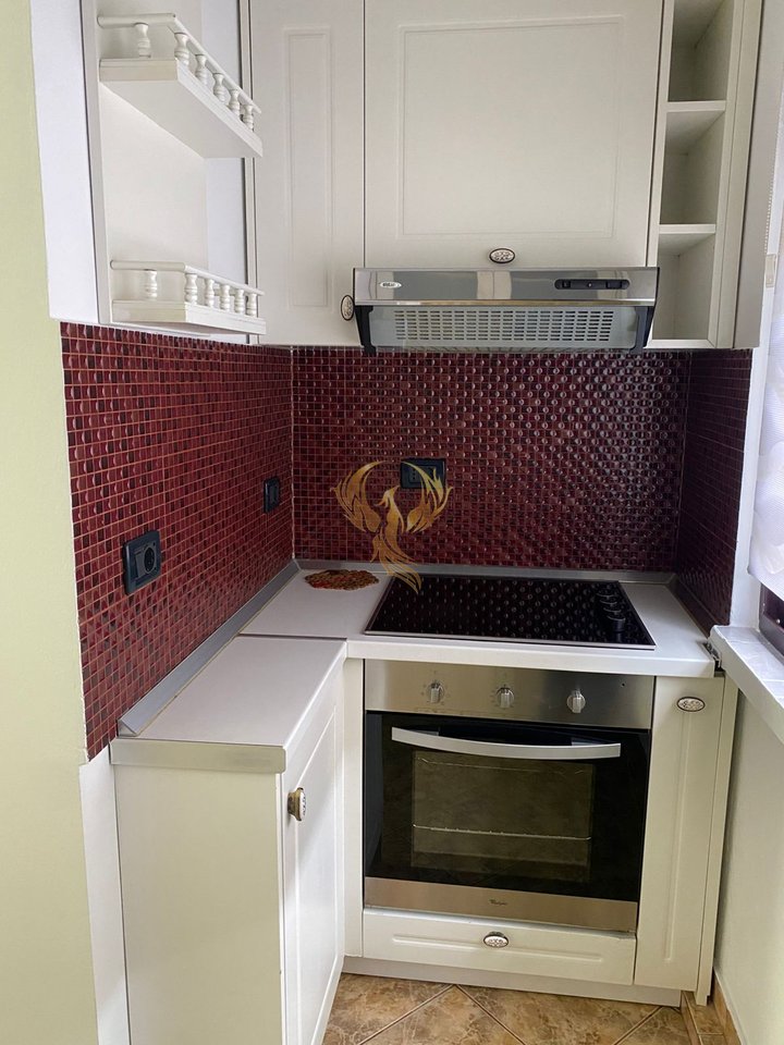 Jepet me qira apartament 2+1 te xhamlliku