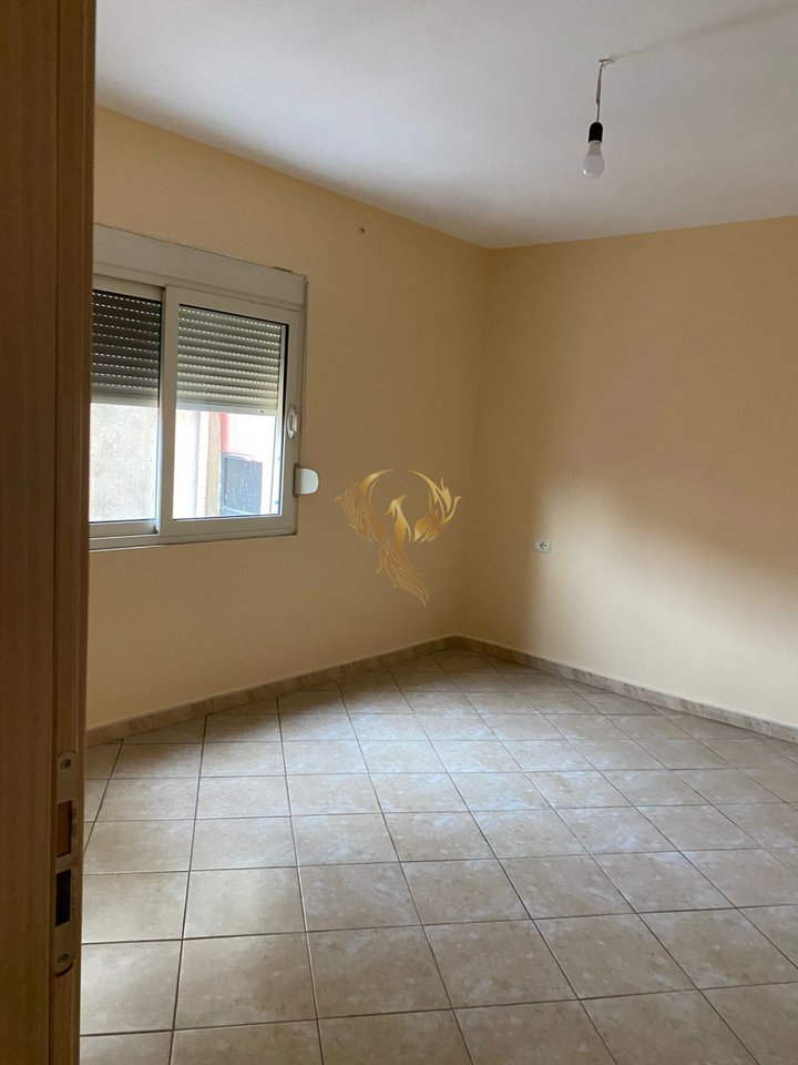 Jepet me qera apartament 1+1 te Shkolla e Baletit