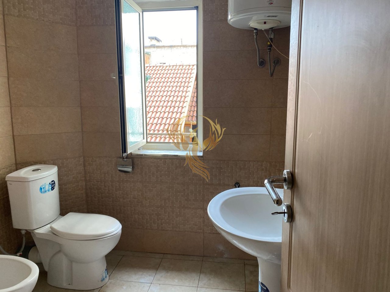 Jepet me qera apartament 1+1 te Shkolla e Baletit