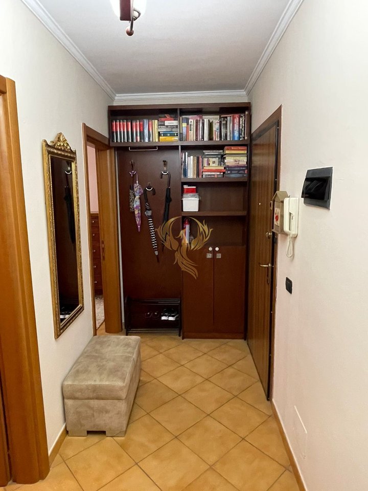 Jepet apartament me qera 2+1+2+Bllk, tek Stadiumi Air Albania