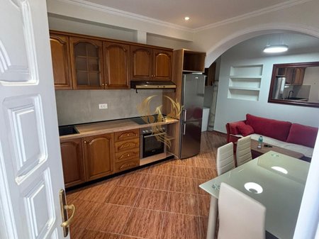 A super 1+1 entrance for rent at 5 Maj