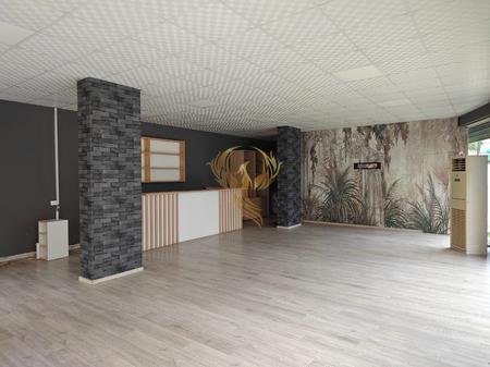 Locale commerciale in affitto a Fresk