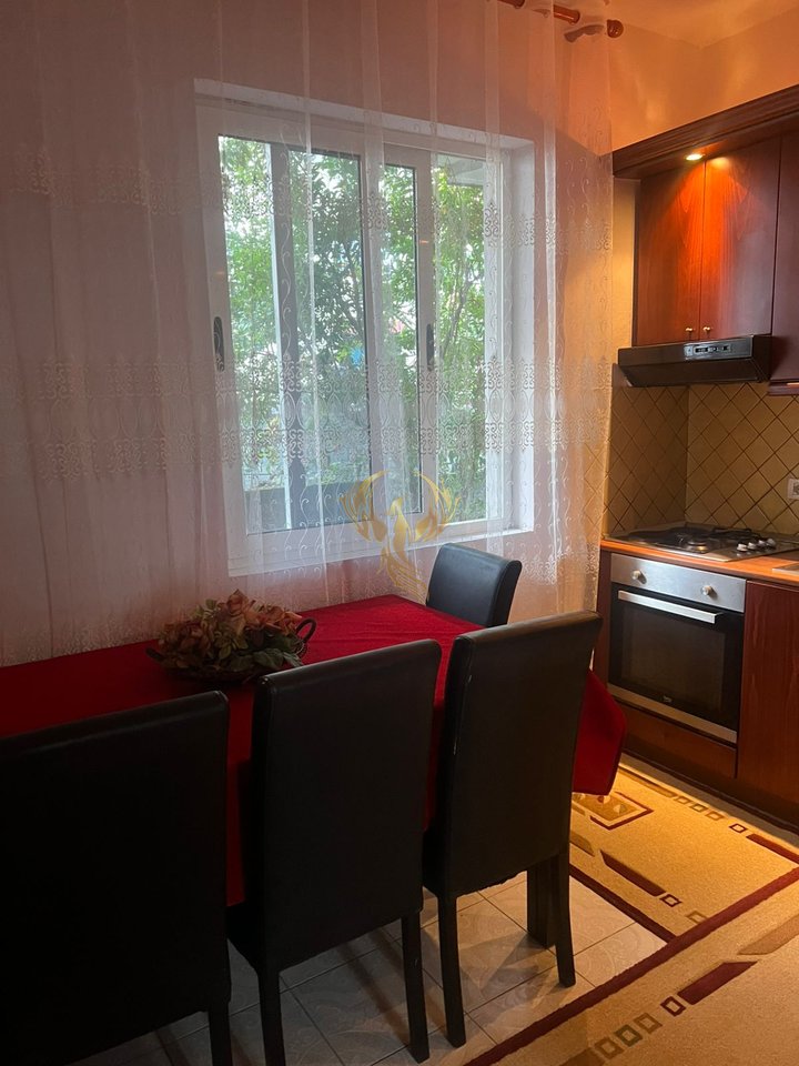 Jepet me qira 1+1+Bllk+P ne laprake prane bllokut Gintash