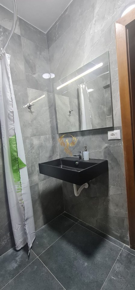 Jepet me qera apartament 2+1 ,rruga Dritan Hoxha prane ZKM.