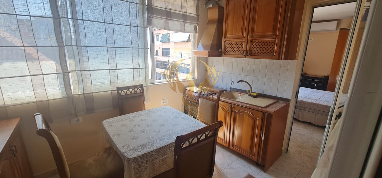Jepet me qera apartament 2+1 ,rruga Dritan Hoxha prane ZKM.