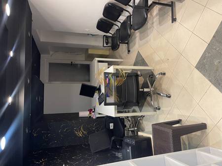 Jepet me qera ambjent Biznesi ne rruge kryesore tek ish ekspozita Okazion