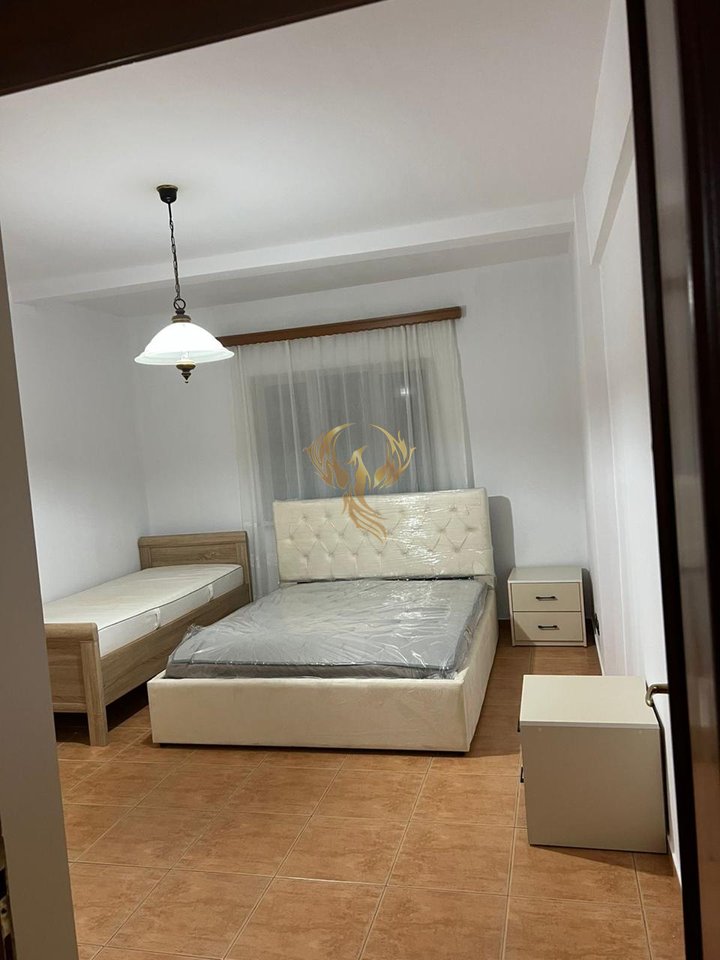 Jepet me qera Apartament  1+1 te Stacioni i Trenit