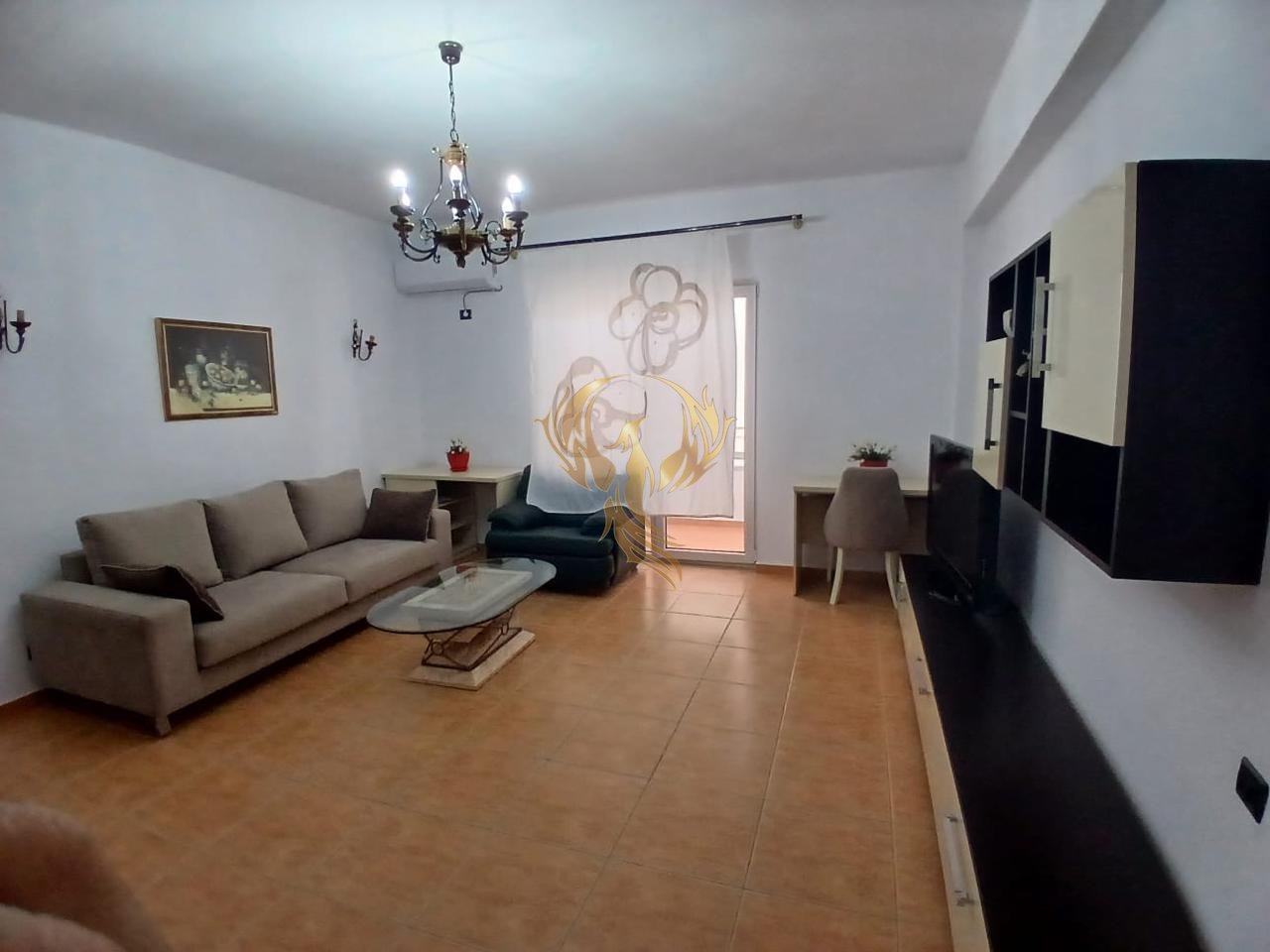 Jepet me qera Apartament  1+1 te Stacioni i Trenit