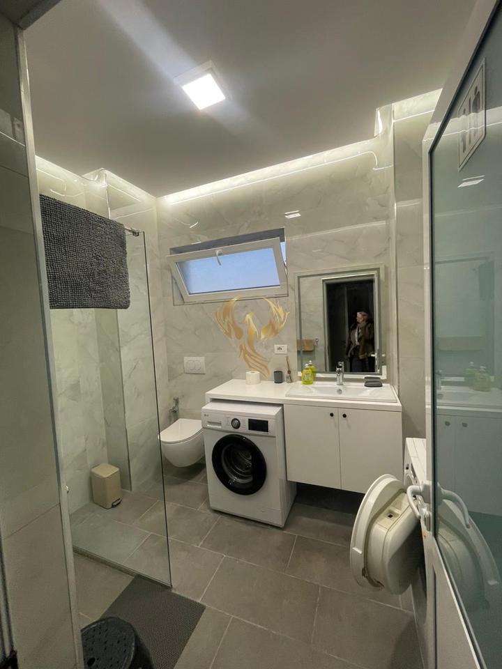 Jepet me qira super hyrje 1+1+Bllk Pazari i Ri