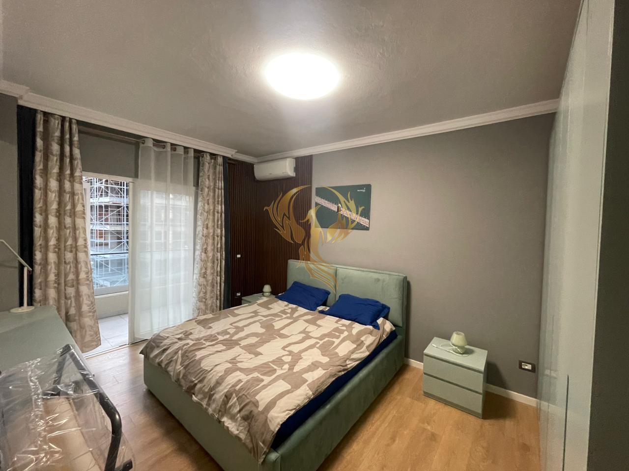 Jepet me qira super hyrje 1+1+Bllk Pazari i Ri