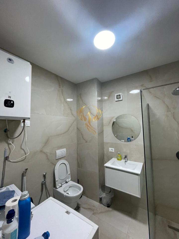 Jepet me qira hyrje 1+1+Bllk Pazari i Ri