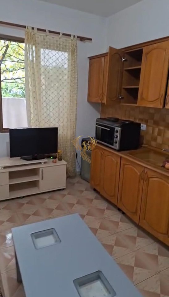 Jepet me qera Hyrje  1+1 te Stacioni i Trenit