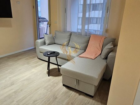 Jepet me qera Apartament  1+1 Kompleksi Usluga