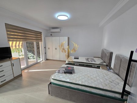 Jepet me qira super Apartament Studio në Qendër