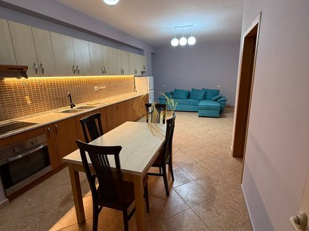 Jepet me qera Apartament  2+1+Bllk, Xhamllik