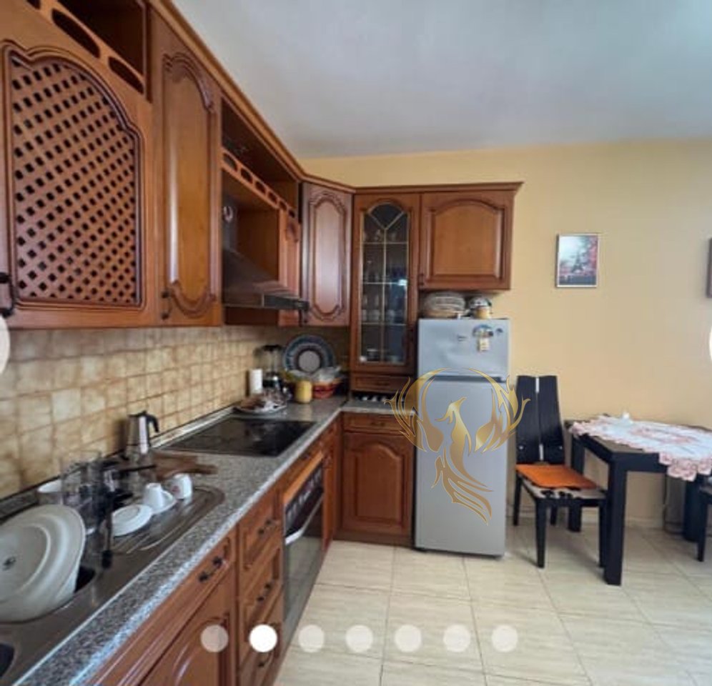 Jepet me qera Apartament  1+1 ne Qender