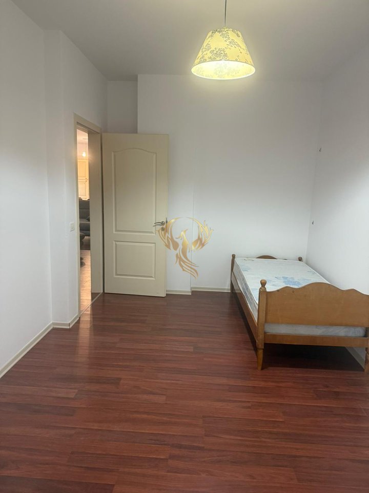 Jepet me qera Apartament  2+1 te Kopshti Botanik