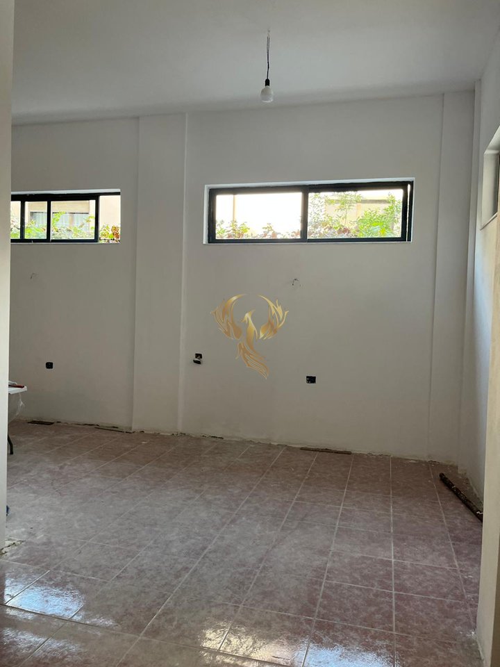 Business Premises for Rent in Komuna e Parisit