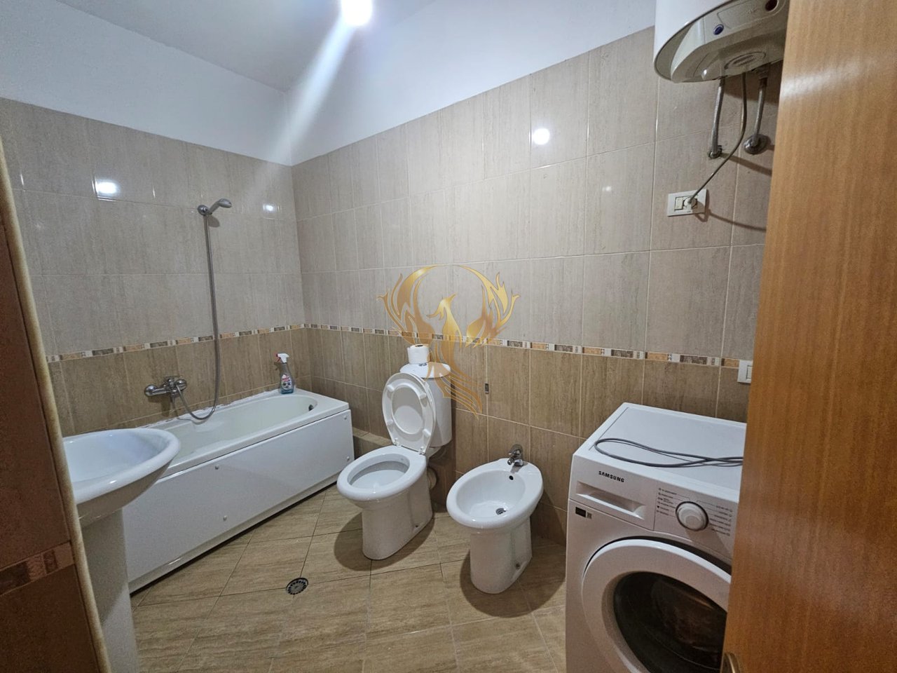Jepet me qera Apartament  2+1+Aneks+Bllk ne Astir