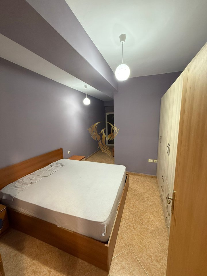 Jepet me qera Apartament  2+1+Bllk, Xhamllik