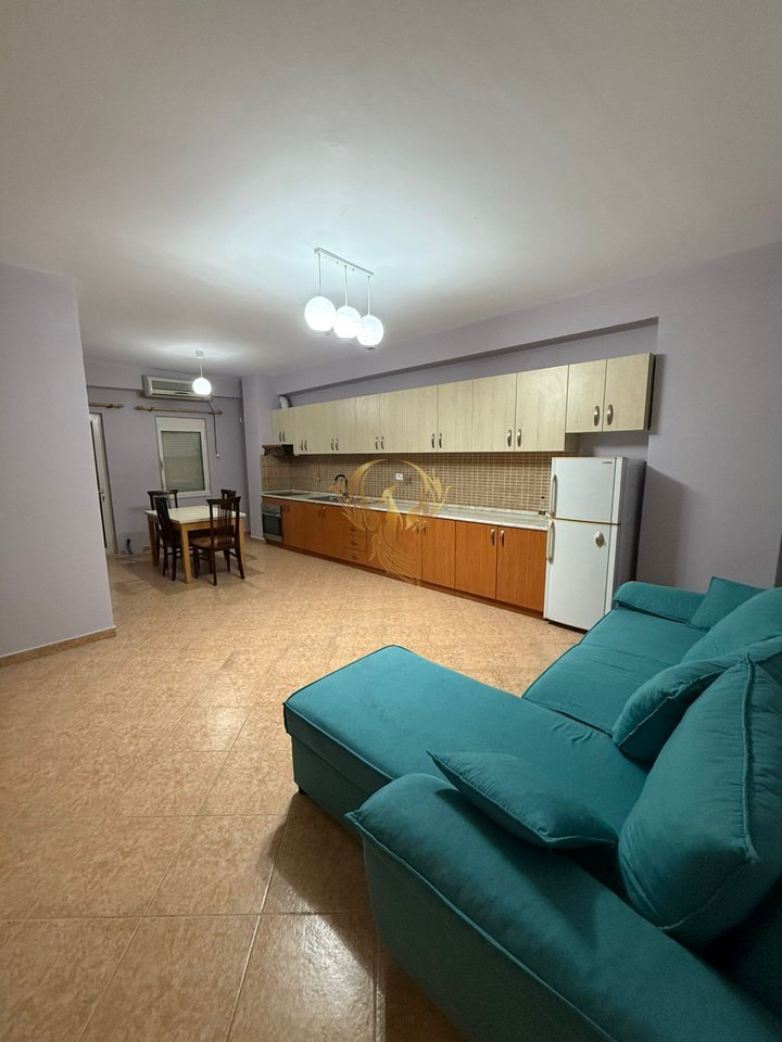Jepet me qera Apartament  2+1+Bllk, Xhamllik