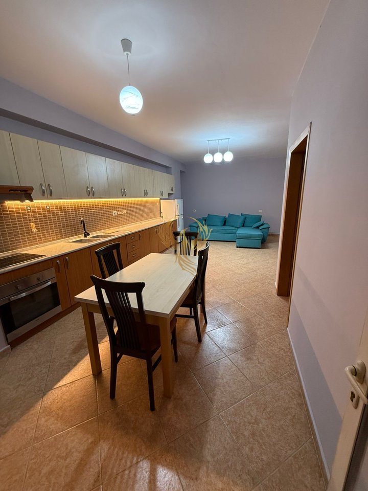 Jepet me qera Apartament  2+1+Bllk, Xhamllik