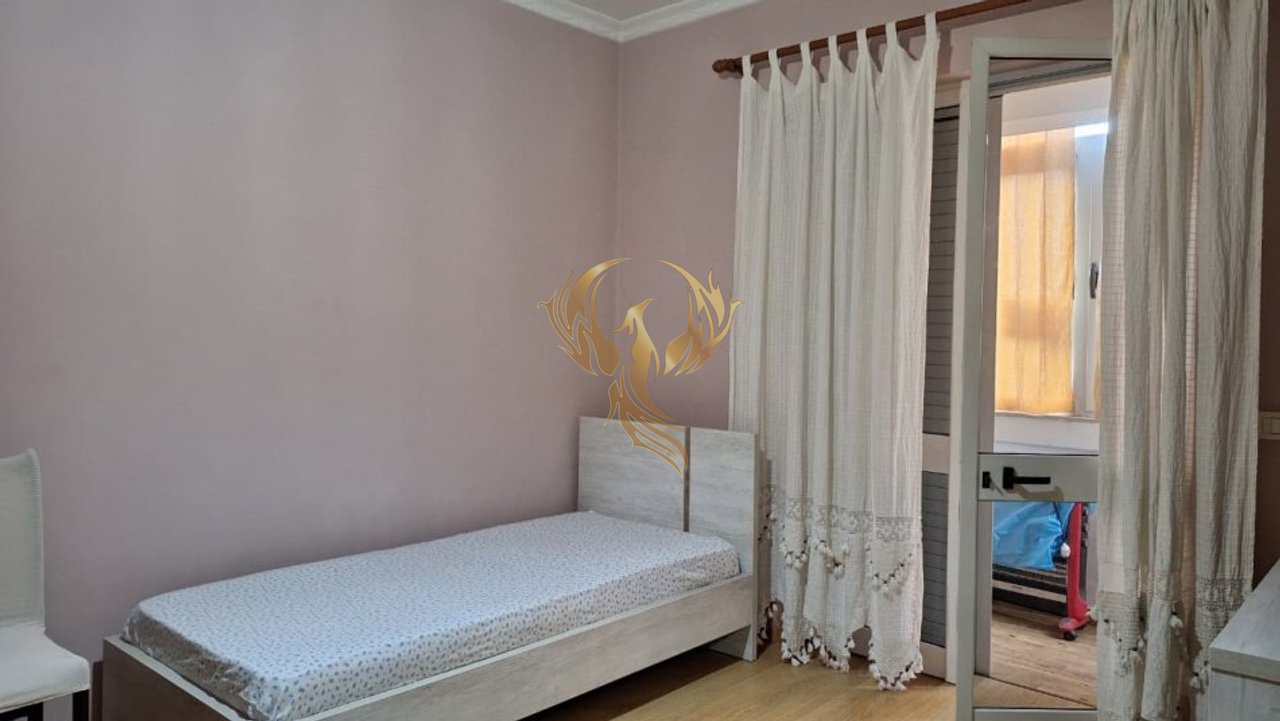 Jepet me qera Apartament  2+1+Bllk, Rruga e Durrsit