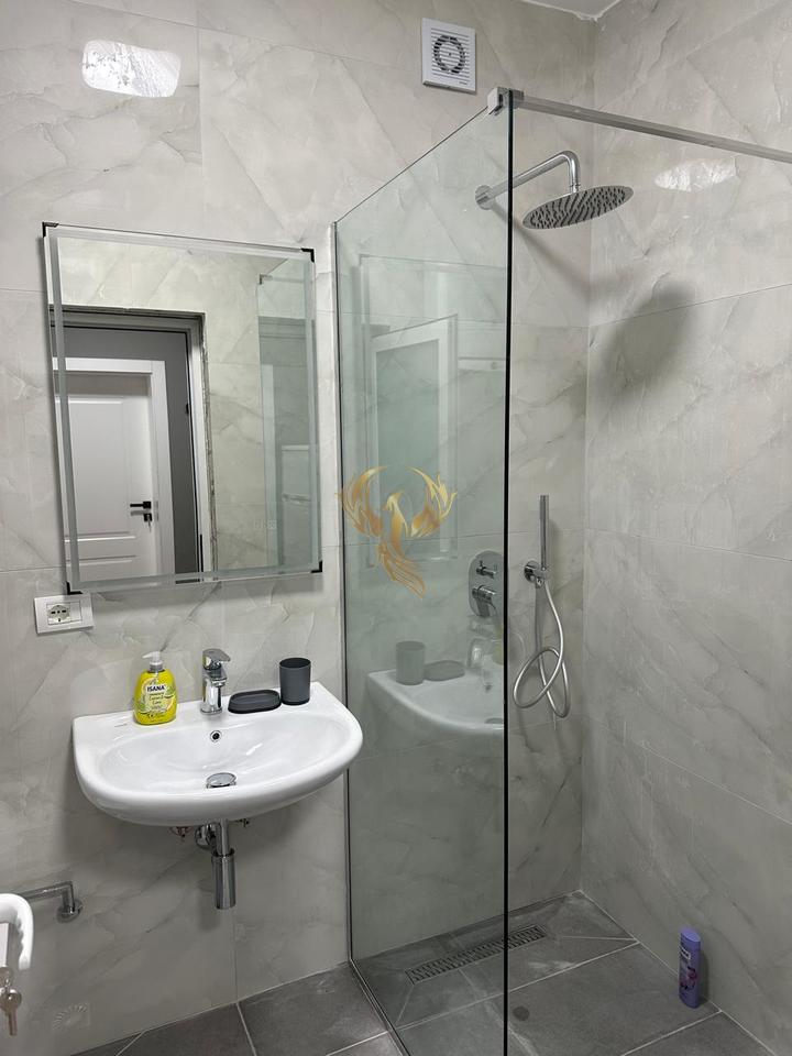 Jepet me qira super Apartament Studio tek Pazari i Ri