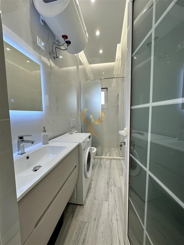 Shitet super apartament 1+1 Laprake