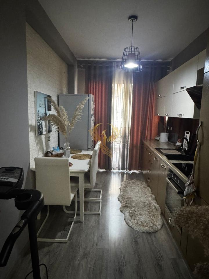 Jepet me qera apartament 1+1 në Misto Mame, Yzberisht