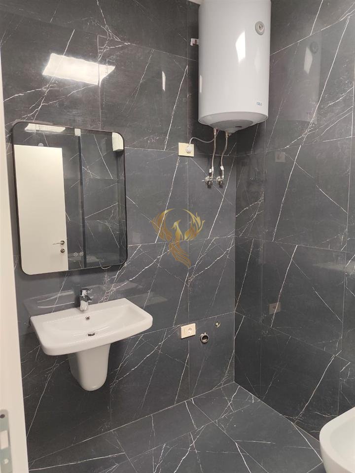 Business premises for rent at Mine Peza