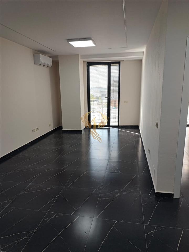 Business premises for rent at Mine Peza