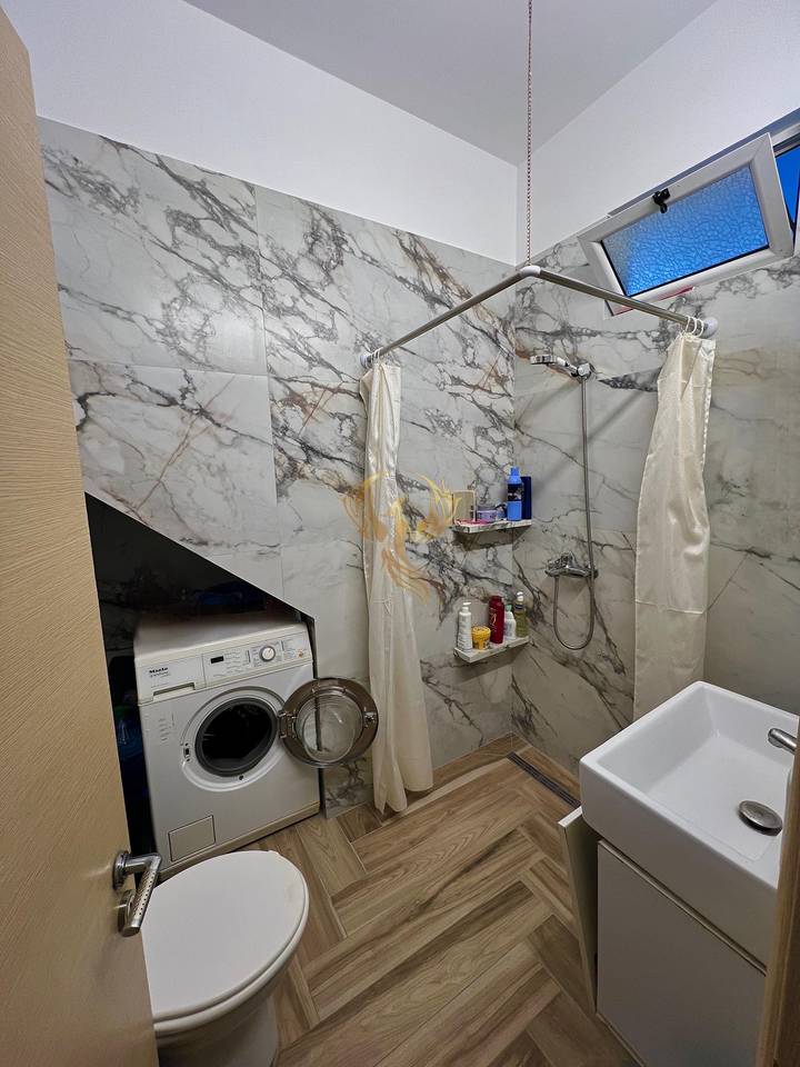1+1 entrance for rent in Selita