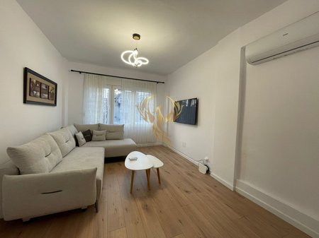 Jepet me qira apartament 2+1 te Pallatet e Gardes